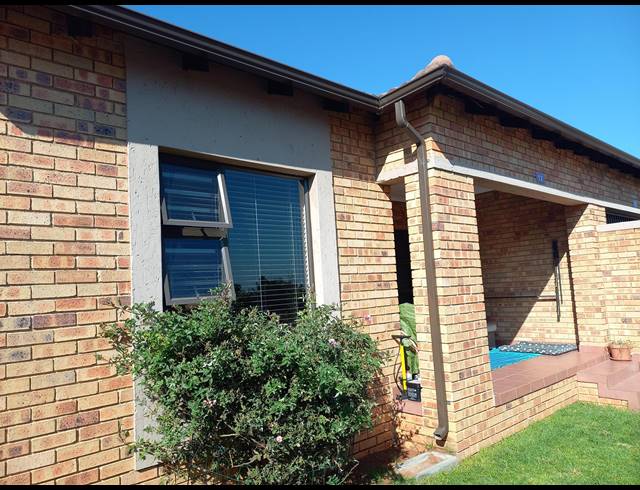 2 BEDROOM SIMPLEX RENTED IN WILGEHEUWEL